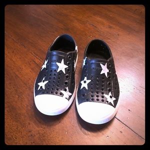 Native Shoes- Black w/ White Stars Jefferson
